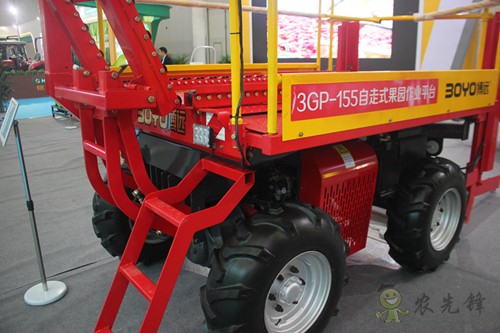 果園機械也過平安夜？