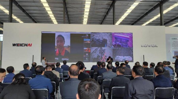 可自動收割、耕地、轉彎，無人駕駛農機現身濰坊智慧農場