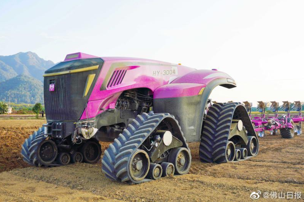三水南山:“巨無霸”無人農機,炫酷亮相