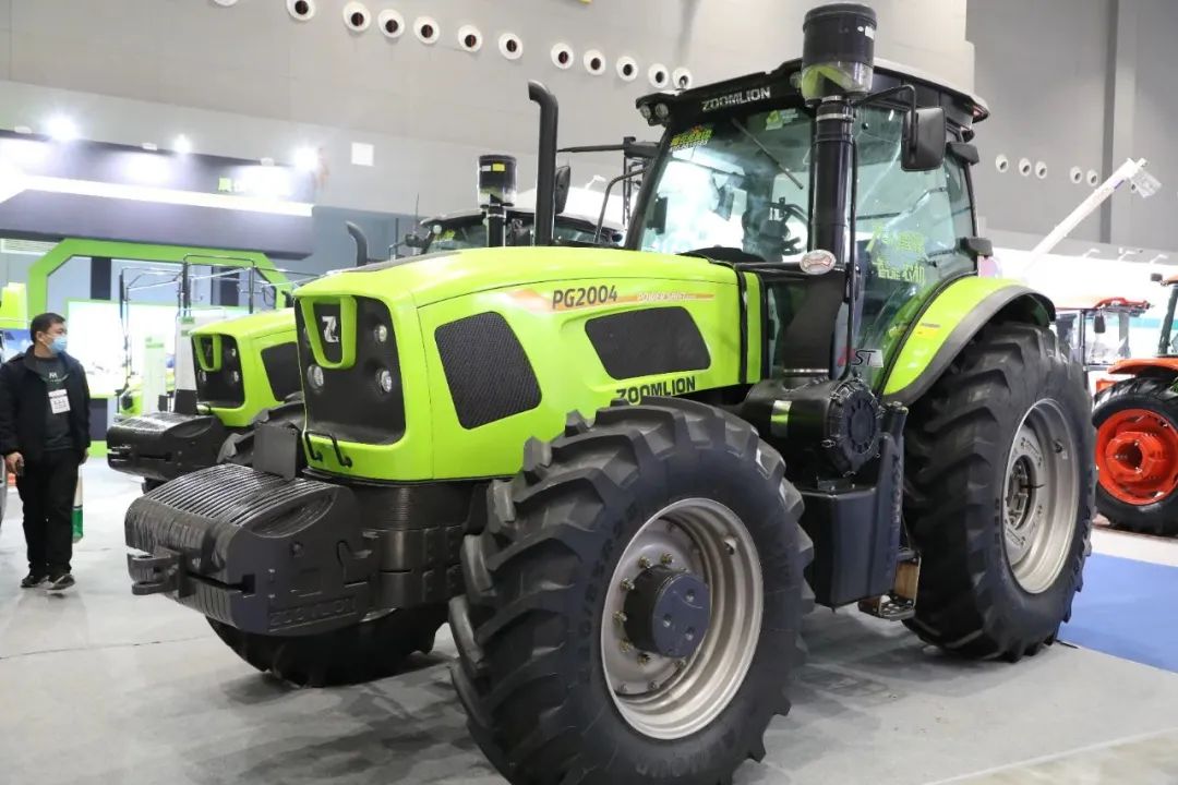 全國農(nóng)機展中聯(lián)重科多款明星產(chǎn)品推動行業(yè)升級