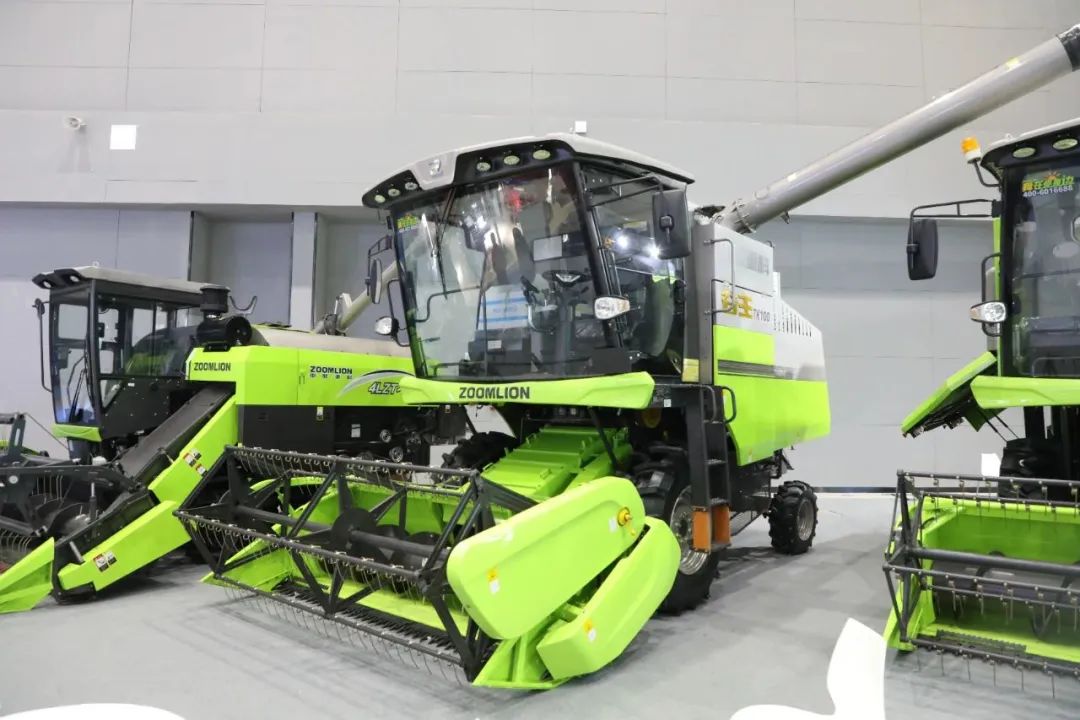 全國農(nóng)機展中聯(lián)重科多款明星產(chǎn)品推動行業(yè)升級