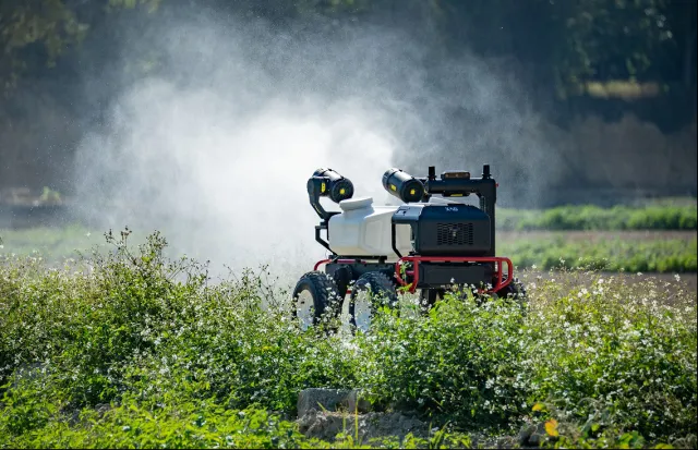 農(nóng)業(yè)無人車就像農(nóng)田里的“變形金剛”,一車滿足多種農(nóng)事場景 農(nóng)業(yè)無人車就像農(nóng)田里的“變形金剛”,一車滿足多種農(nóng)事場景
